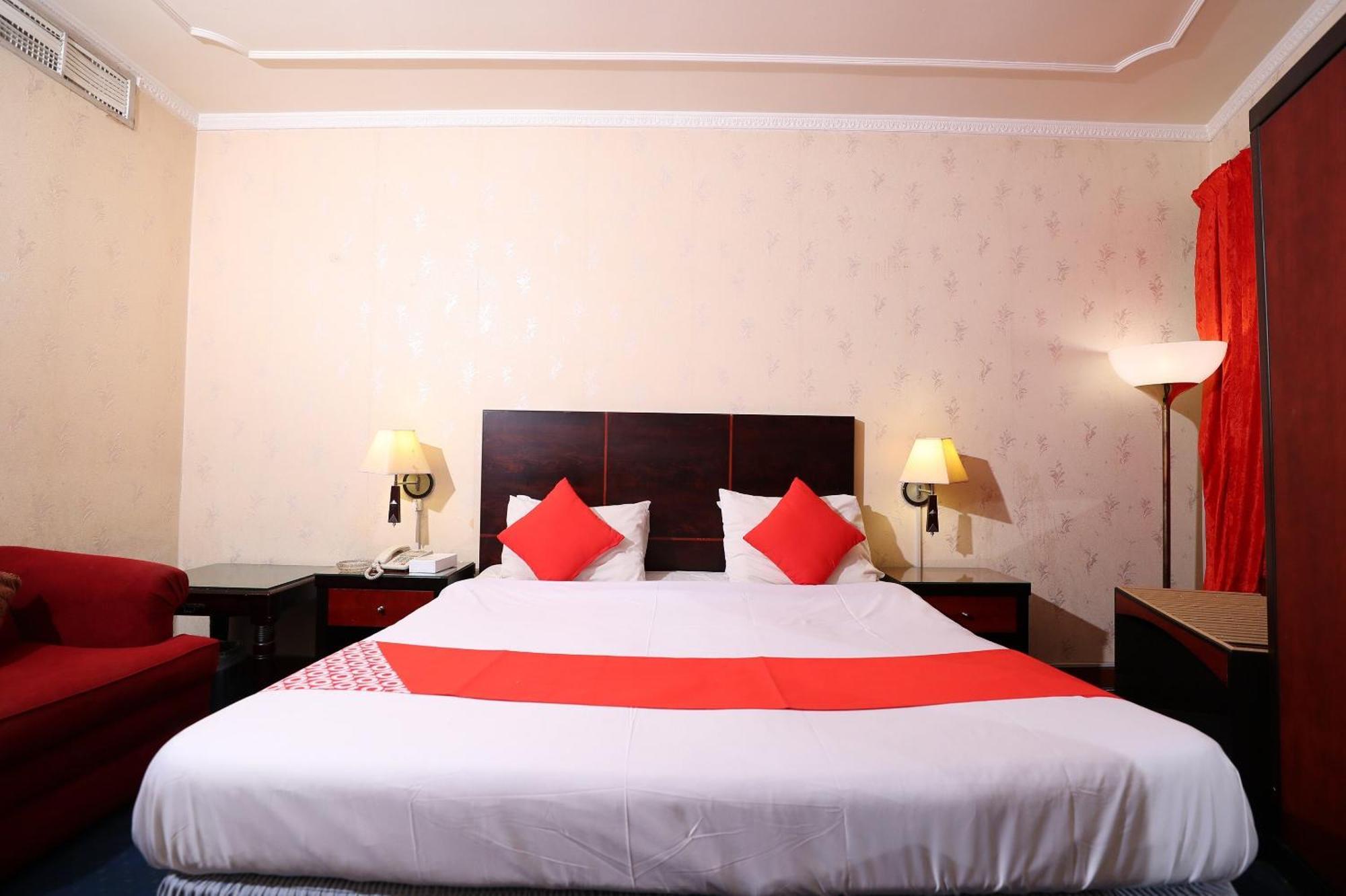 Oyo 112 Semiramis Hotel Manama Ngoại thất bức ảnh